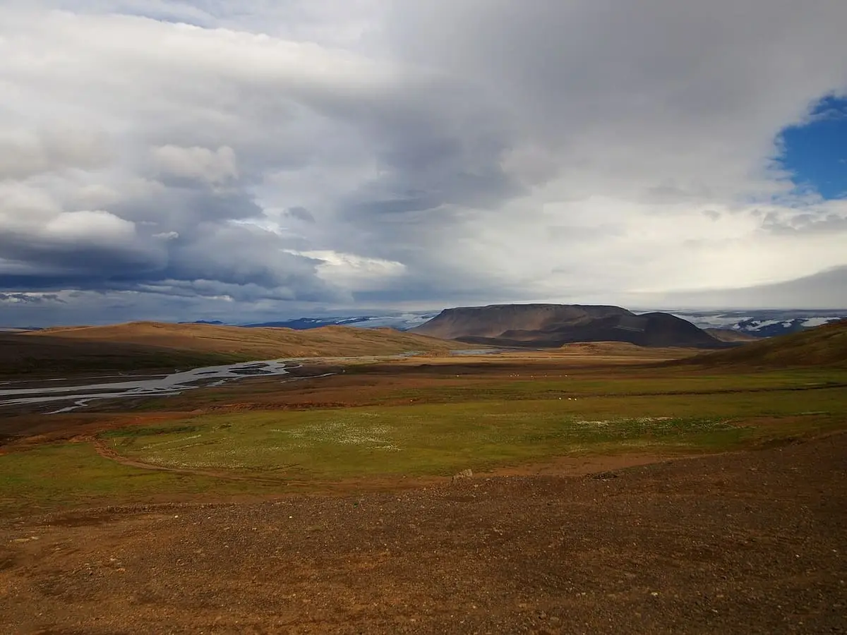 Wide view over Ásgarður valley in the Kerlingarfjöll highlands under a cloudy sky