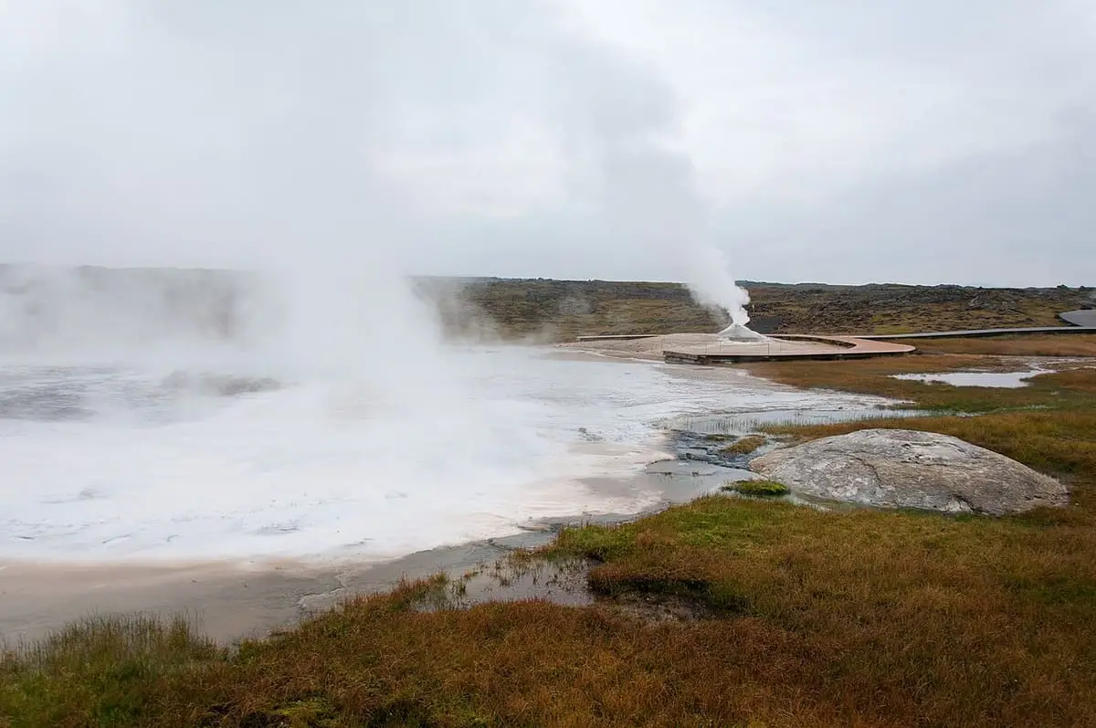 Large plume of steam drifting over the hot spring field at Hveravellir