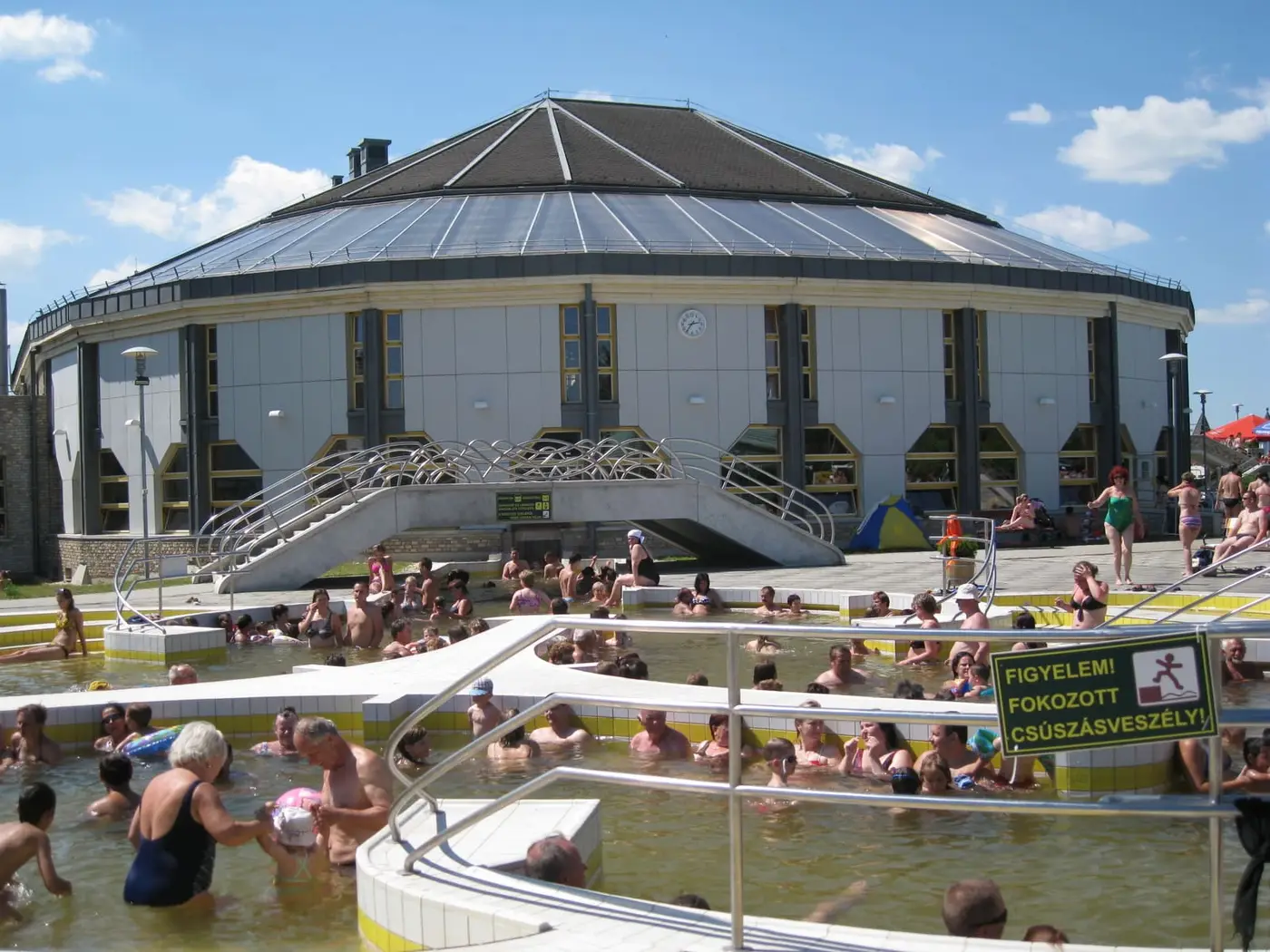Domed bath hall with outdoor thermal pool at the Tiszaújváros thermal and beach bath